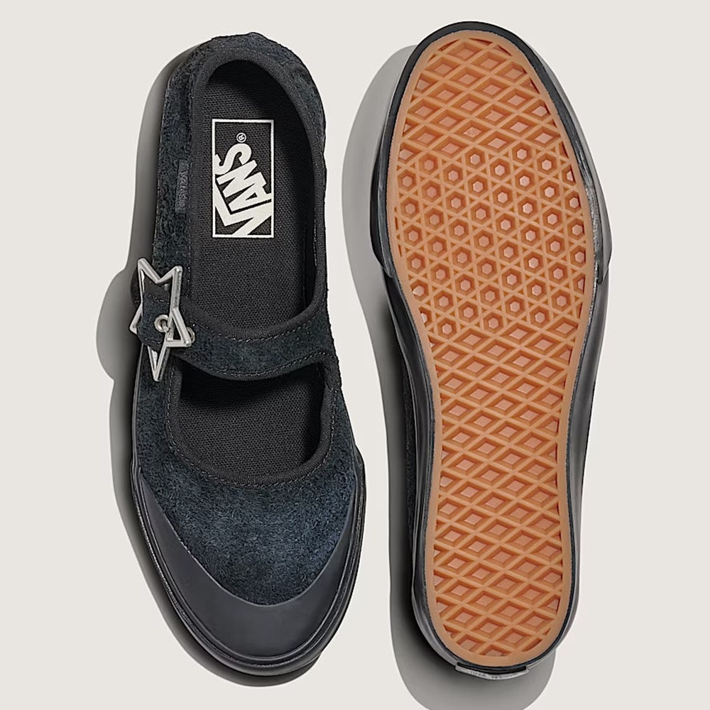Vans Mary Jane Starz Star Buckle Shoe Black Suede Women Size 8 NEW VN000CRRCJJ